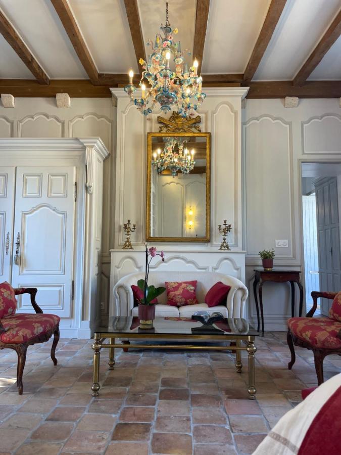 De L'antiquaire Au Coeur De La Citadelle