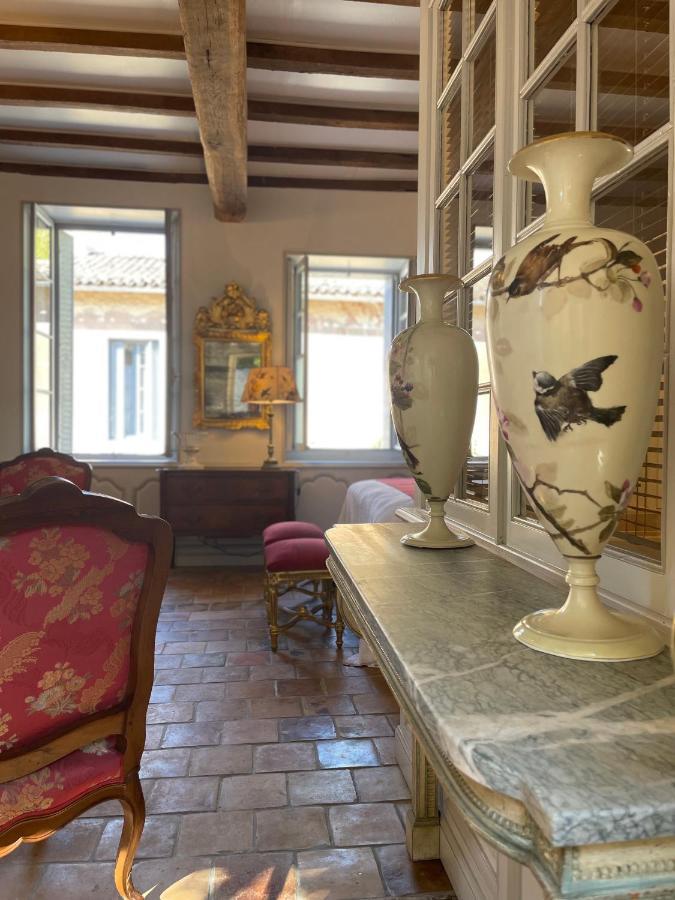 De L'antiquaire Au Cœur De La Citadelle
